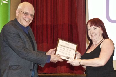 Inez receives award